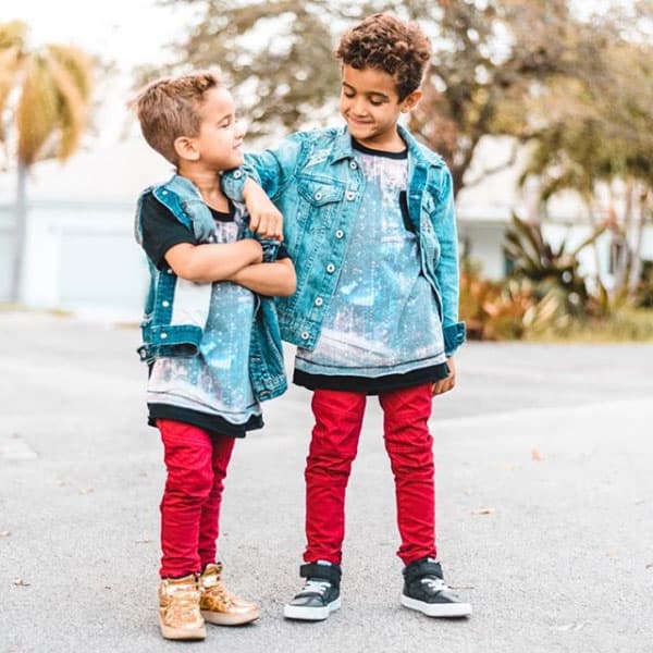 Además de cantantes, Miguelito y Santi también son modelos, ellos fueron parte de la campaña de la línea Artclass de Target.