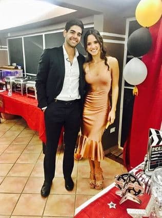 De acuerdo con la cuenta de Instagram de Adria, la también actriz ha compartido algunas imágenes junto a su novio, pero sin revelar más detalles acerca de él.
