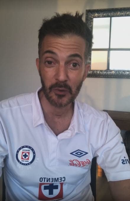 Confirmó que sus padres supieron mucho después acerca de esa decisión que había tomado tiempo atrás. 
<br>