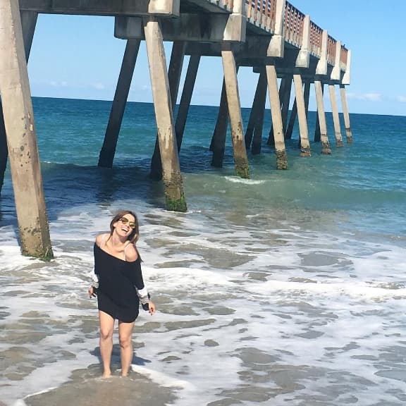 Andrea Chediak derrocha felicidad a su paso.