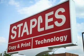 Staples investiga posible ciberataque.