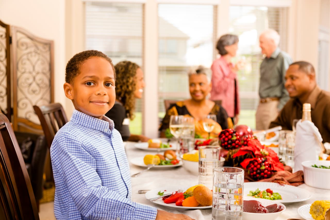 ‘Countdown’. Una fabulosa idea, que adorarán sobre todo los niños, es realizar una cuenta regresiva con globos. ¿Cómo? Simple: escribe sencillas actividades en papelitos y colócalos dentro de varios globos inflados.