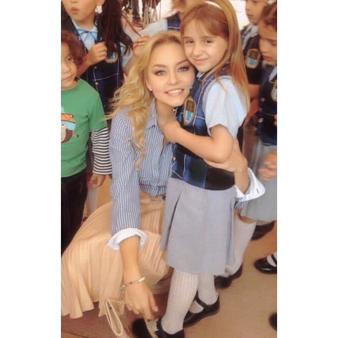 <b>Después de 8 años las actrices se reencontraron</b> y Ana Paula Martínez dijo que volver a estar en escena juntas fue "muy agradable y bonito". "
<b>Angelique es una gran actriz</b> muy profesional y es muy divertida", señaló.