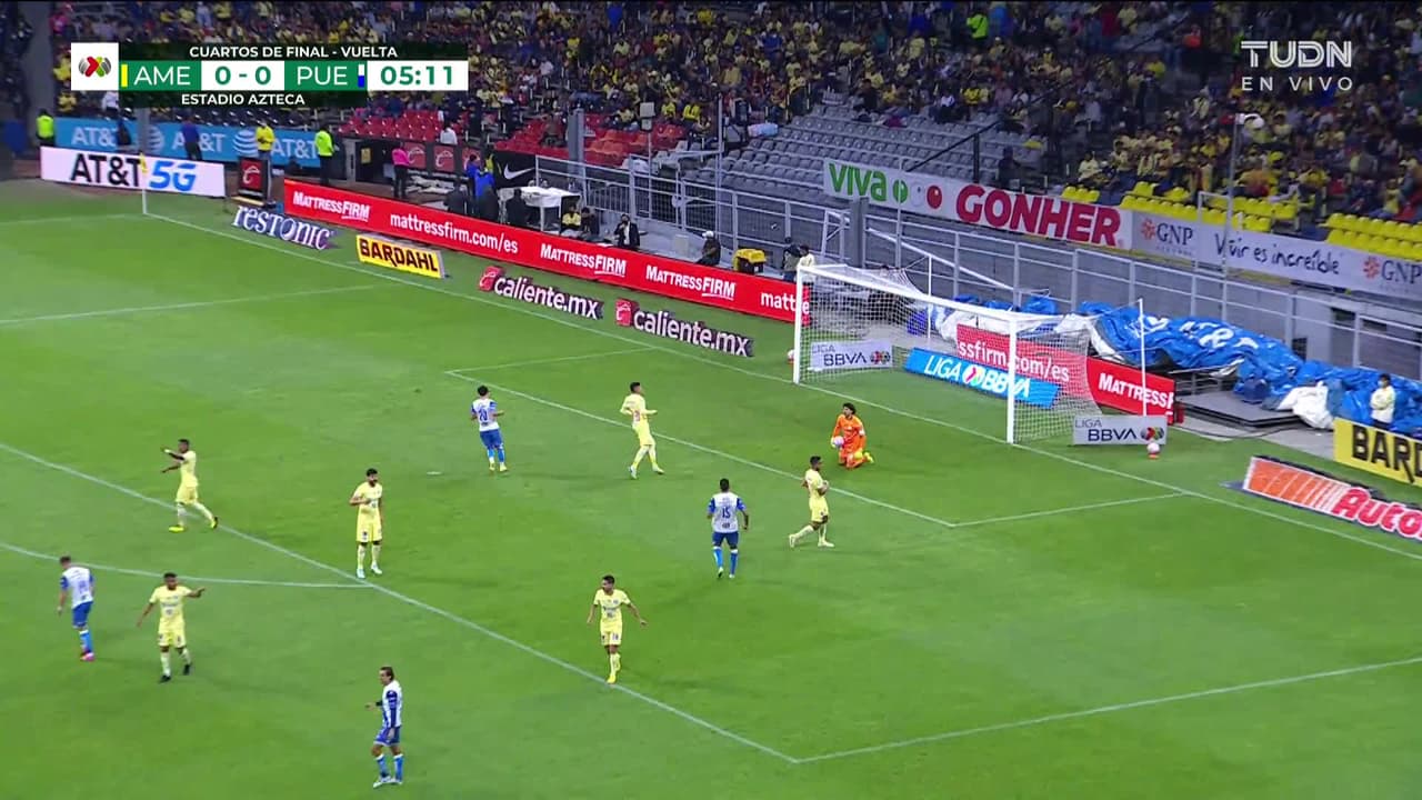 ¡TIRO ATAJADO! disparo por Pablo Parra.