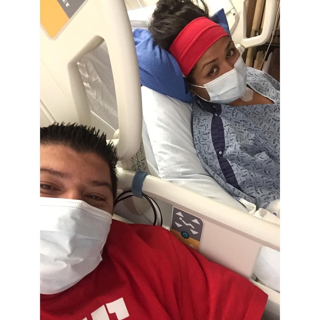 "Para mí fué muy dificil porque después de que tuve a mi bebé tuve que dejarlo en casa para estar en el hospital. Mi abuelita y mi prima lo estaban cuidando, pero cuando eres una mamá sólo quieres estar con tu bebé", cuenta Yánez.