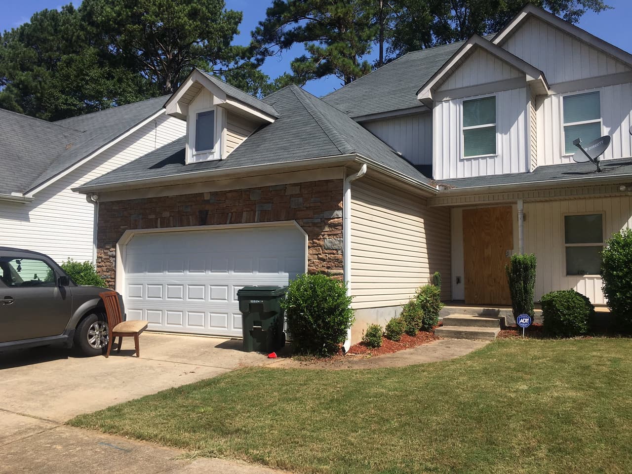 Un hombre murió baleado este lunes luego luego de que oficiales respondieran a un llamado sobre un disturbio doméstico en Porterdale, Georgia. En la vivienda los agentes también encontraron a una mujer muerta a balazos.