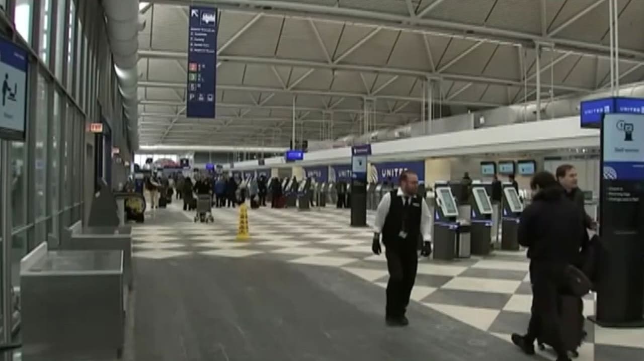 Aumenta la mudanza de estadounidenses al extranjero; ¿cuáles son sus motivos para emigrar?