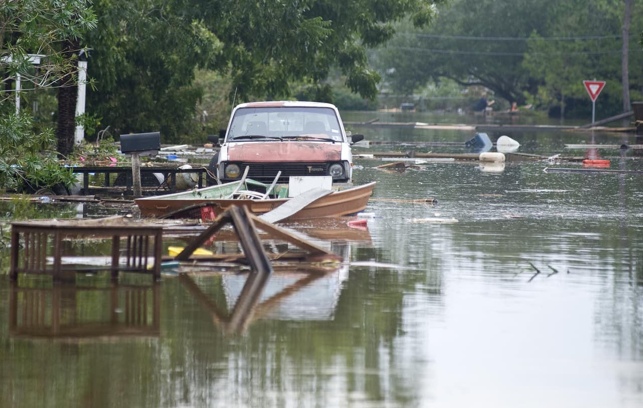 Unas 1,300 viviendas quedaron inundadas por las lluvias en el condado Harris.