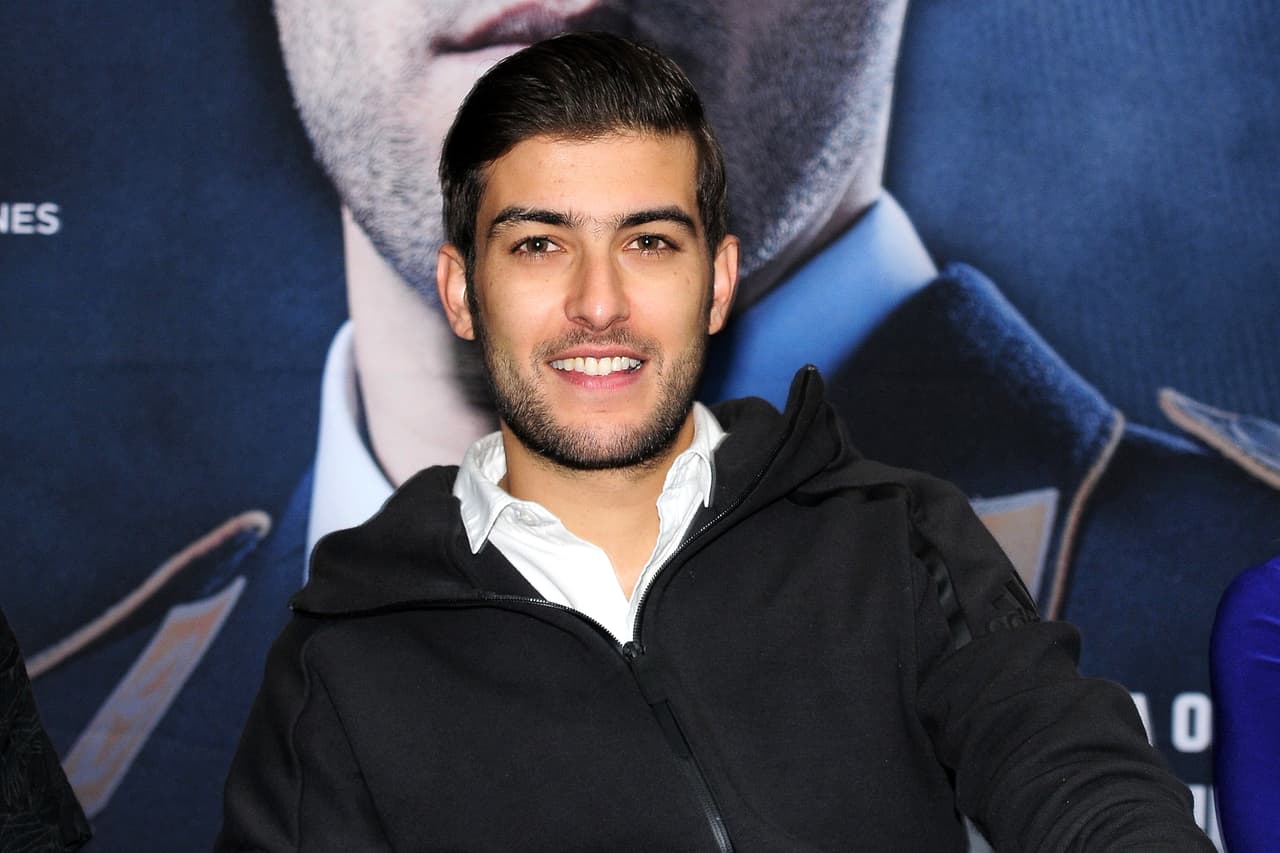 Aunque acudió solo al evento, ya que 
<b><a href="https://www.univision.com/famosos/sin-ella-muchas-personas-no-seriamos-nada-este-es-el-mensaje-que-sofia-castro-dedico-a-angelica-rivera-fotos">la hija de Angélica Rivera tenía trabajo</a></b>, Juan Pablo no le cerró las puertas a la posibilidad de pronto aparecer juntos en un evento público.