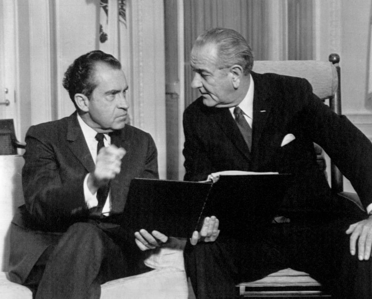 Richard Nixon y Lyndon B. Johnson, el 12 de diciembre de 1968.