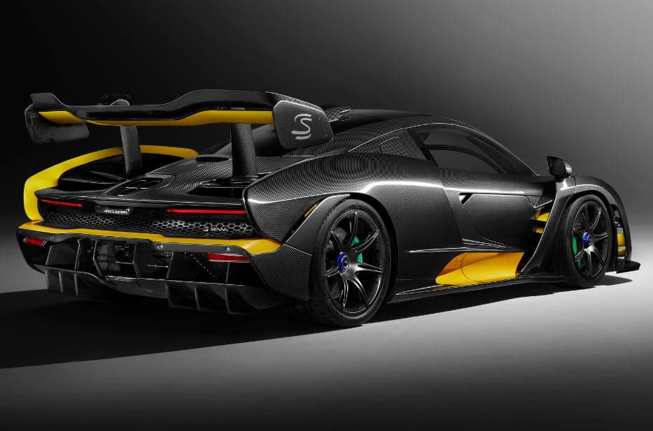 McLaren Special Operations (MSO) es la división encargada de la personalización de los vehículos dentro de McLaren y ellos se han encargado de desarrollar esta versión ‘Carbon Theme’ del Senna.