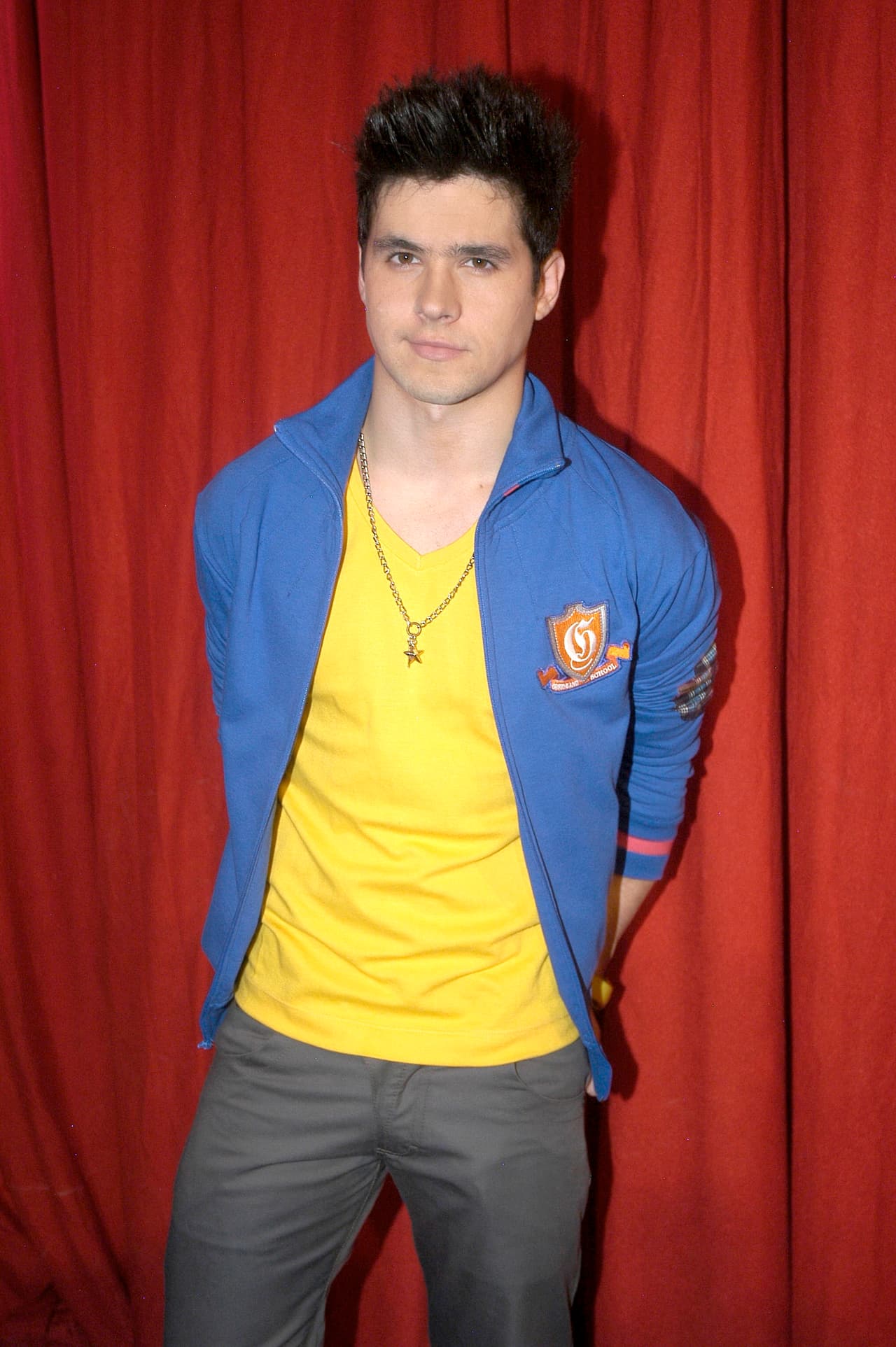 Dos años después fue uno de los galanes de la telenovela 'Miss XV'.