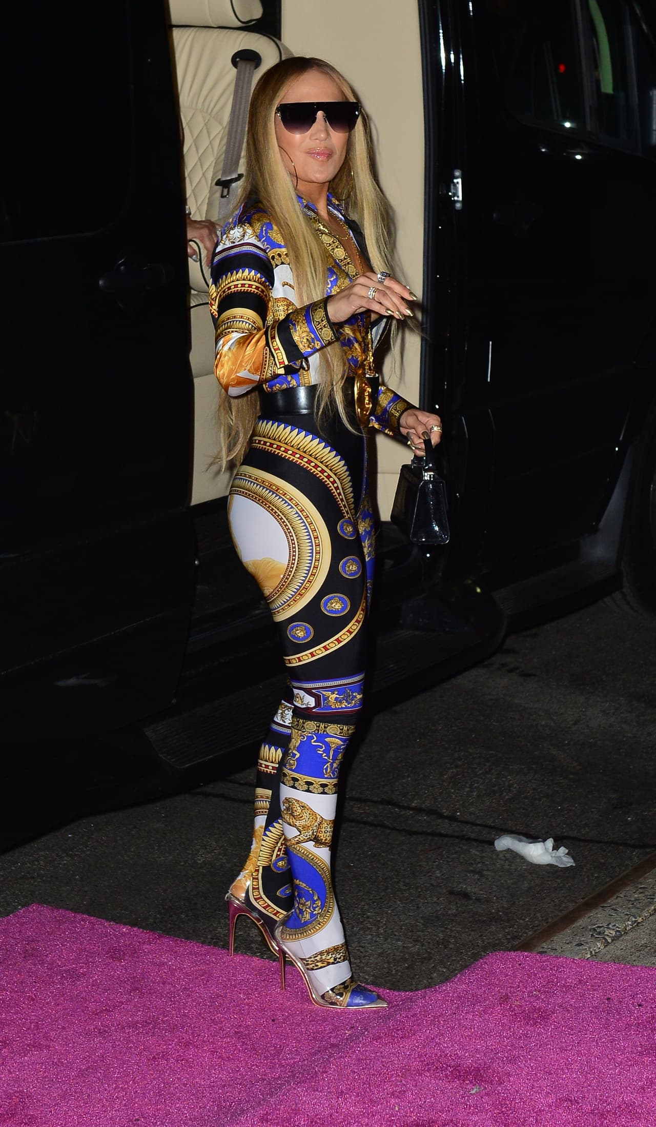 Photo © 2018 Mega/The Grosby Group New York, NY Aug 20, 2018. Fresh off an amazing performance at the 2018 MTV VMA's, Jennifer Lopez who also won the Vanguard award tonight, arrives to the after-party with boyfriend, Alex Rodriguez, her mother, Lupe and A Rod's daughter, Natasha. 2018 MTV Video Music Award in Radio City Music Hall New York City. Pictured: Jennifer Lopez.