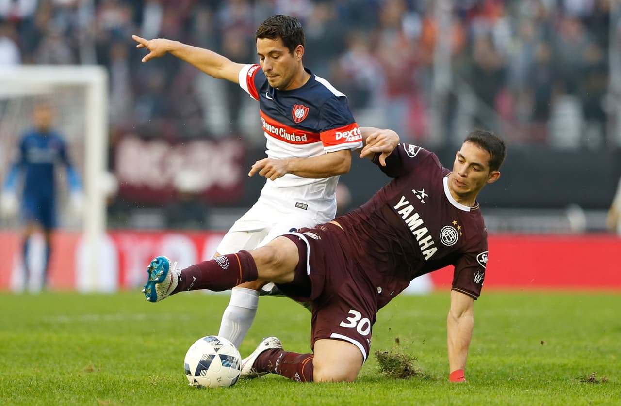 Marcone llegó a Lanús a 2016 y ese mismo año generó un impacto en el equipo dirigido por Jorge Almirón, de la escuela Lavolpiana. Fue el gran líder en la zona de volantes.