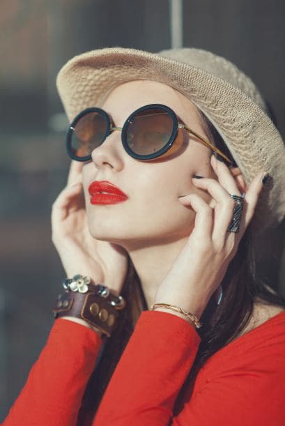 6. El sol. Los rayos ultravioleta pueden ocasionarle un gran daño a tu visión.