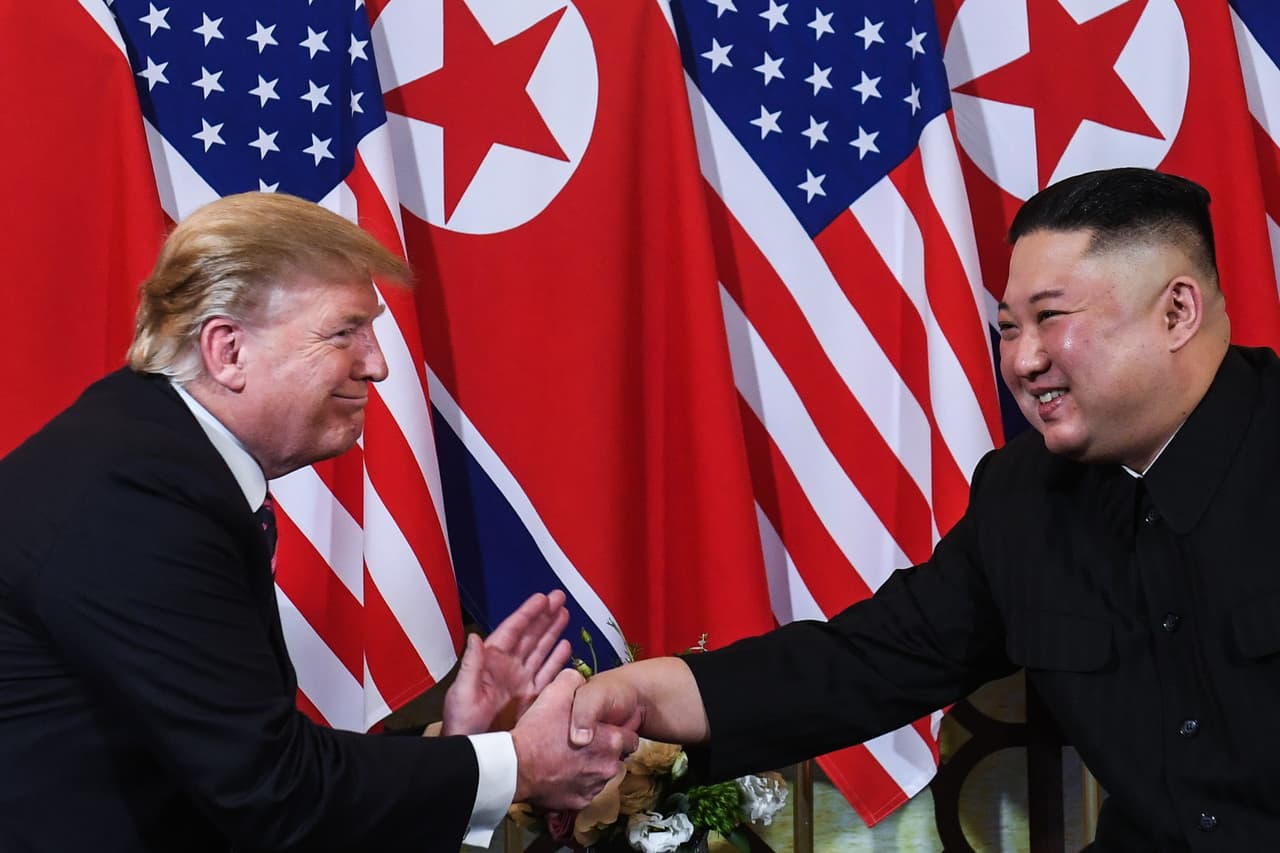 Trump dijo en la víspera de su viaje a la segunda cumbre con Kim que ambos han desarrollado una "relación muy, muy buena".