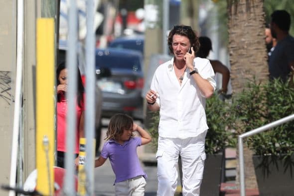 En estas fotos se puede ver a un ocupado Colate.