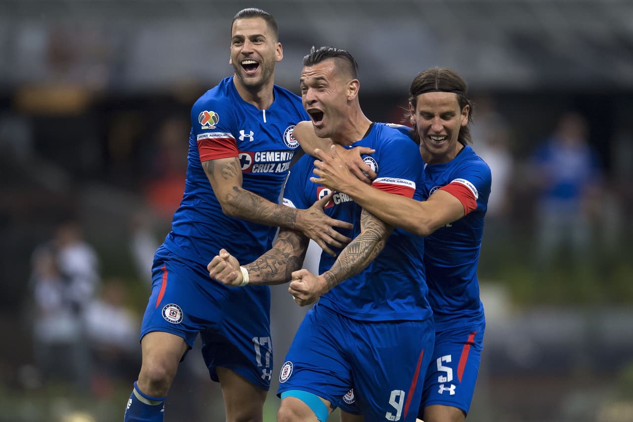 Cruz Azul gana con solitaria anotación a Monterrey (1-1 global) y se convierte en el primer finalista del torneo Apertura 2018 en la Liga MX.