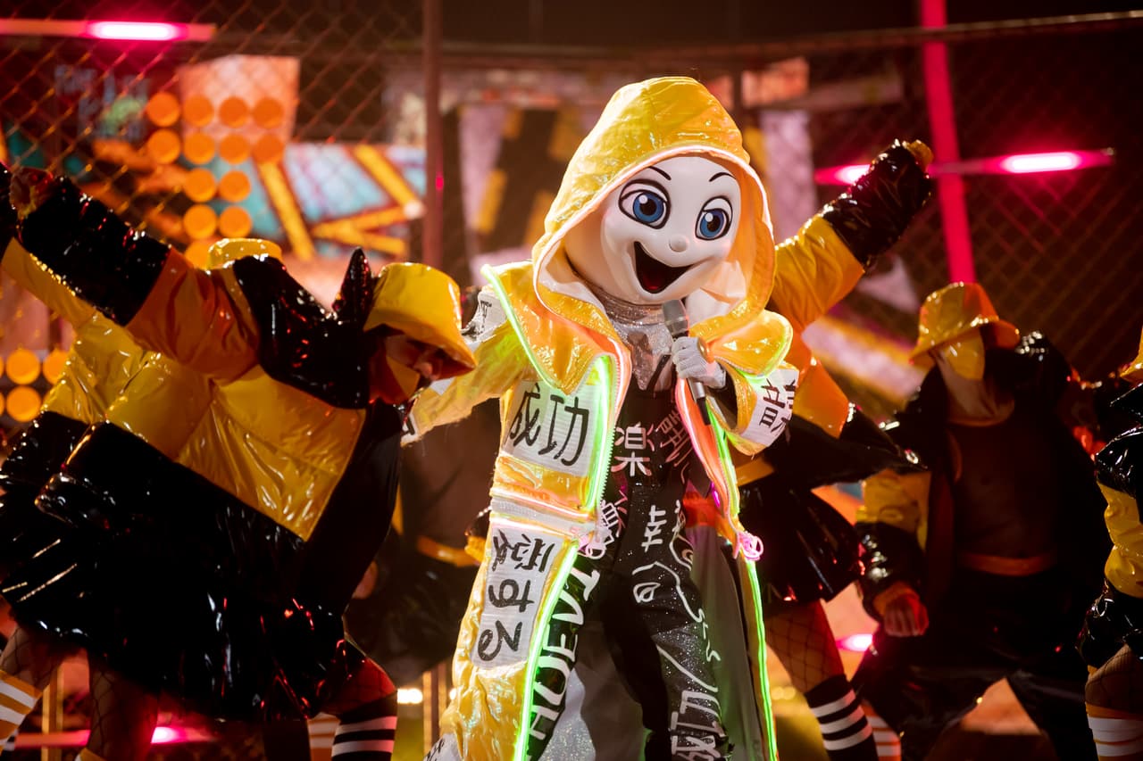 La Hueva conquistó a más de una señorita con el tema 'Tan enamorados' de Ricardo Montaner. El público se alborotó con su presentación.