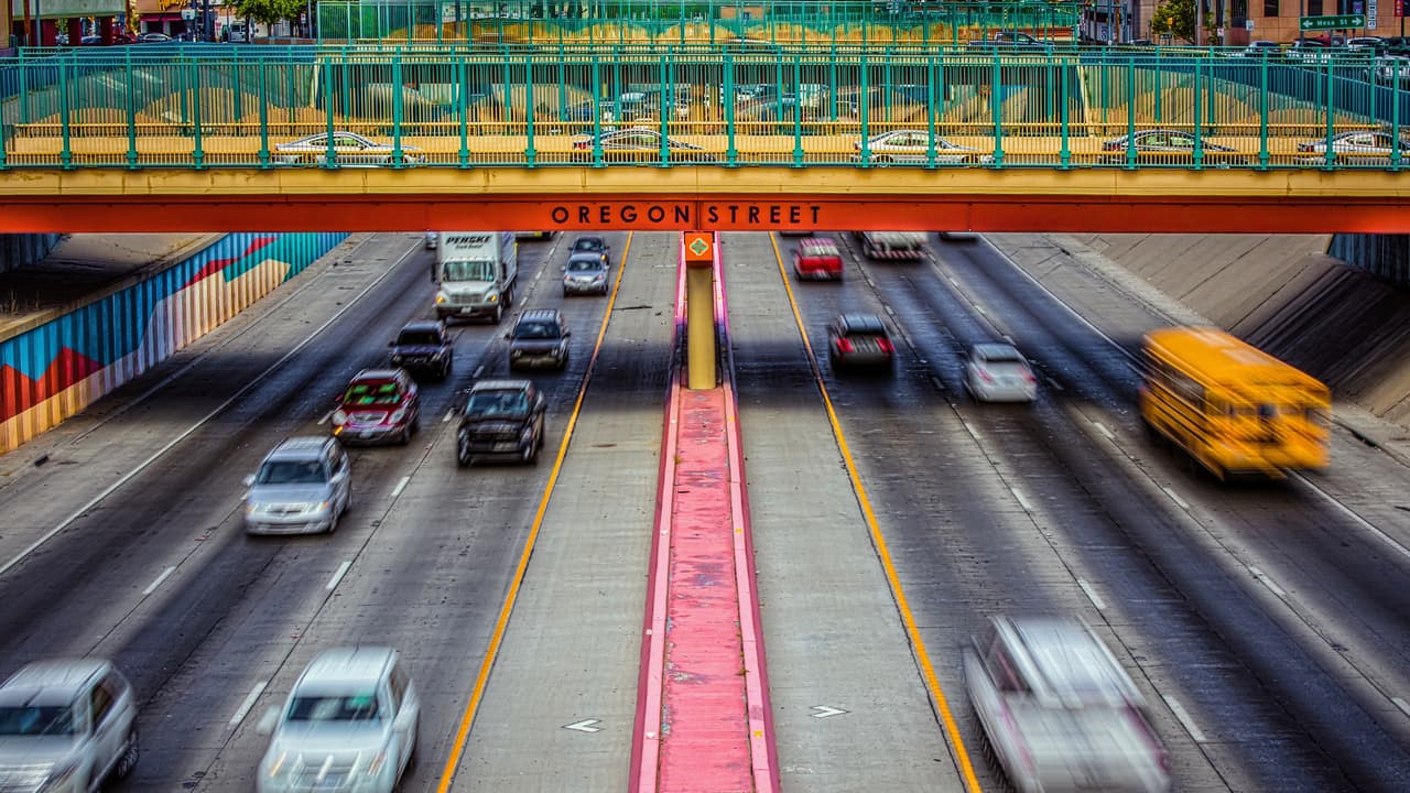 <h3 class="cms-h3-H3">8. El Paso, Texas</h3>
<br>Costo de propiedad y mantenimiento:
<b>28</b>
<br>Tráfico e infraestructura:
<b>20</b>
<br>Seguridad:
<b>6</b>
<br>Acceso a vehículos y a su mantenimiento: 71
<br>Dato curioso:
<b>Un 8.4% de los hogares en la ciudad de El Paso no cuenta con un automóvil.</b>