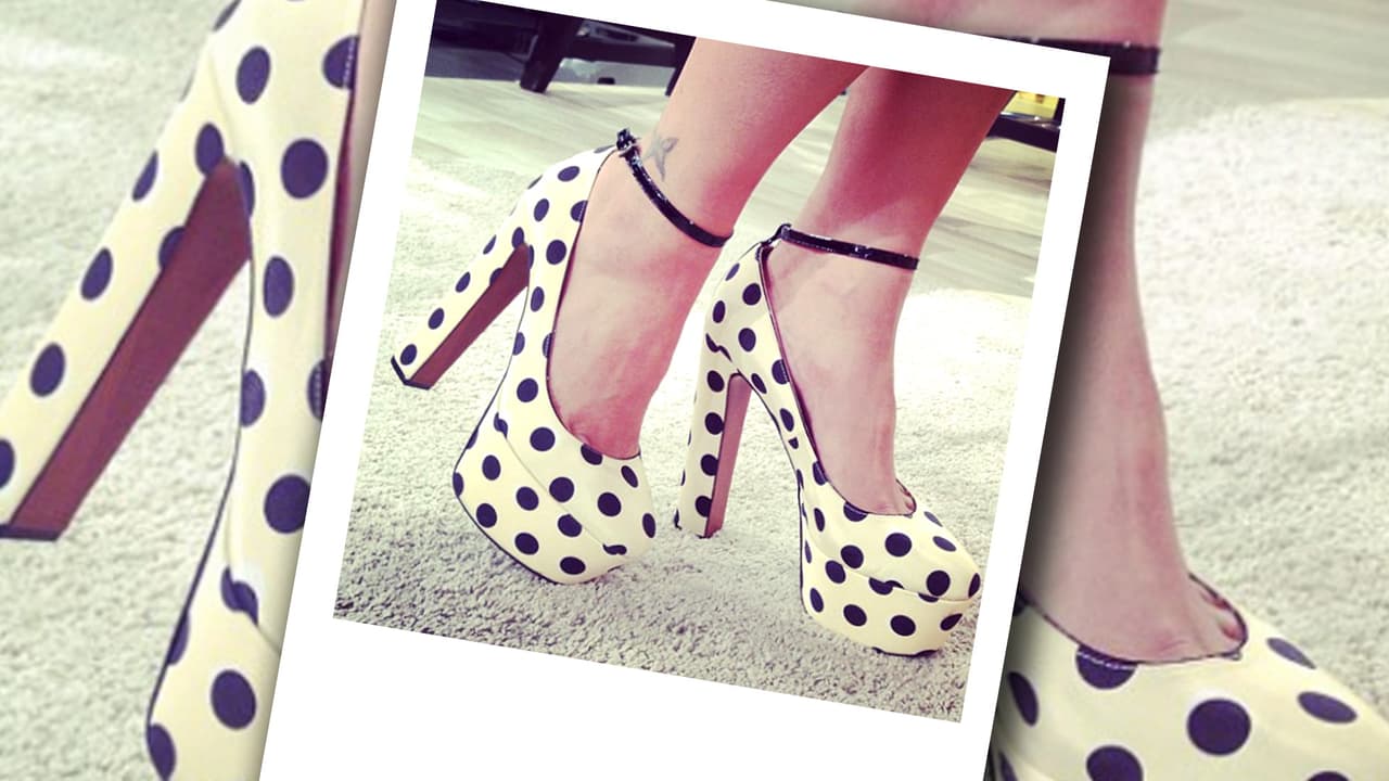 Tacones de puntitos para crear un 'retro look' son un 'must'.