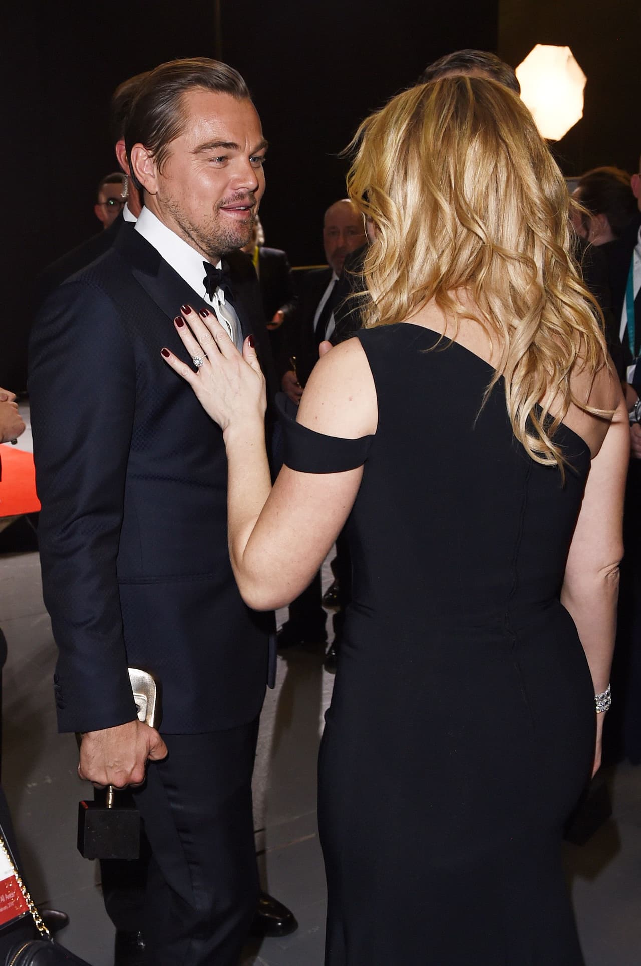 Kate ya ganó el Oscar en el 2009 por su papel en "The Reader", ahora quiere aplaudir y abrazar a su querido amigo Leo, con quien compartió pantalla en el clásito "Titanic".