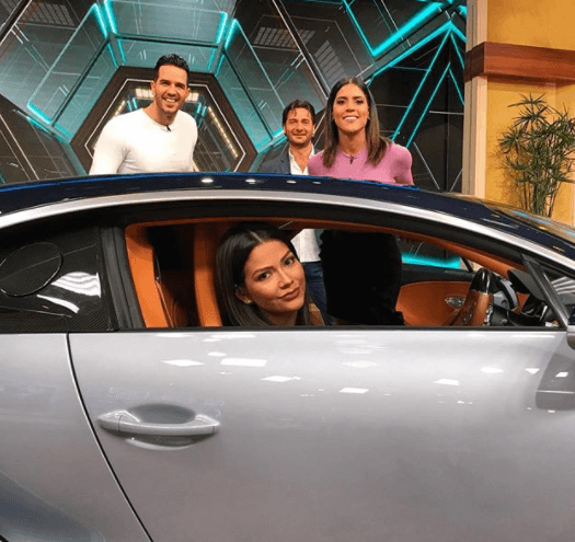 Ahora sí, ¡vámonos a dar una vuelta! Ana Patricia ya estaba lista, ¿a quién le habrá tocado el honor de ser el piloto?