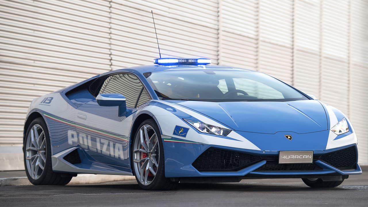 La policía italiana suma un imponente refuerzo: Lamborghini dona un Huracán