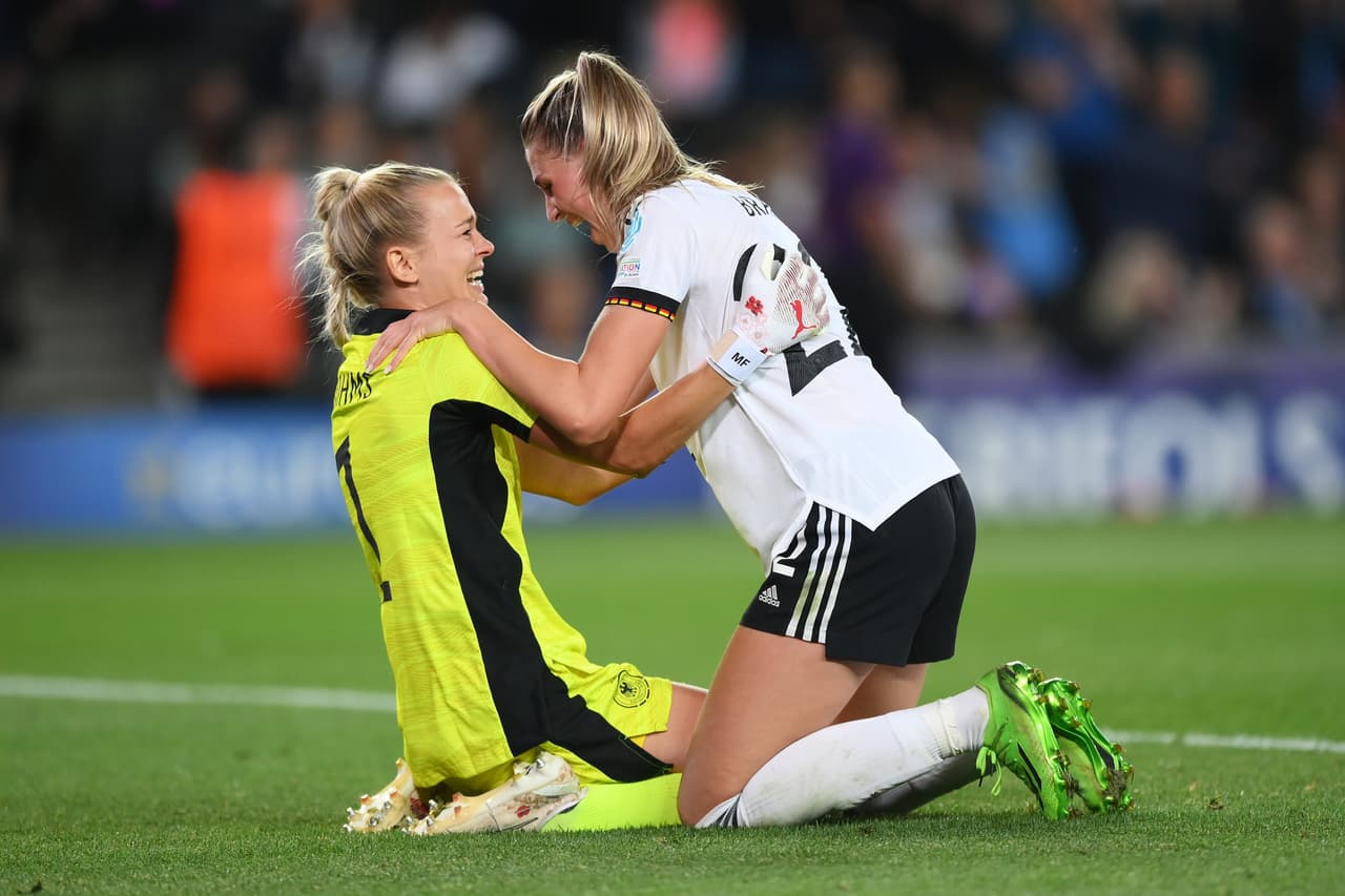 Gracias a un espectacular doblete de Alexandra Popp, Alemania venció a Francia y se metió a la Final en busca de su noveno título de la Euro Femenil. Ahora se verá las caras ante la local Inglaterra.