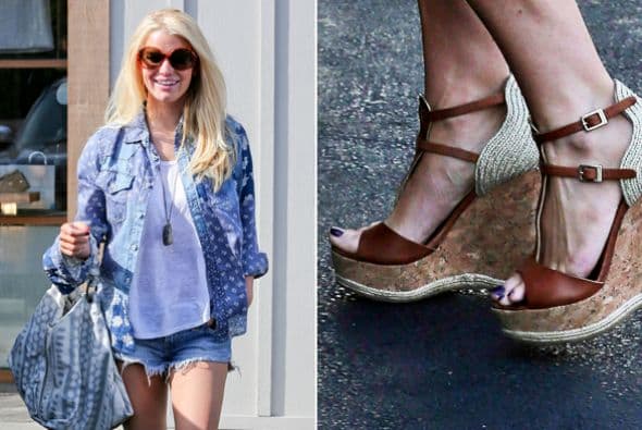 Si planeas diversas actividades para el día, un par con tacón de cuña te vendrá bien porque te estilizará y al mismo tiempo te sentirás bastante cómoda.