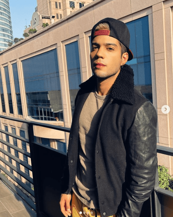 Jerónimo Cantillo es un actor y cantante colombiano de 29 años.