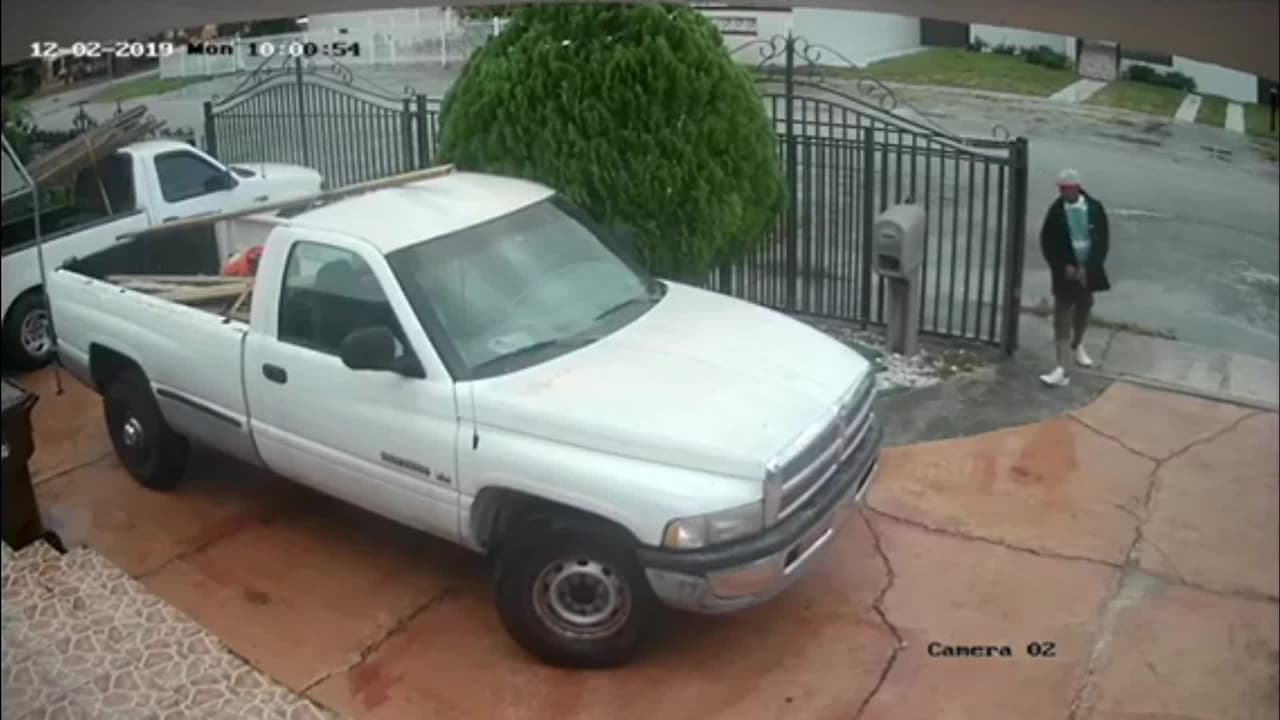 No deje sus pertenencias dentro del carro: así roban en Hialeah
