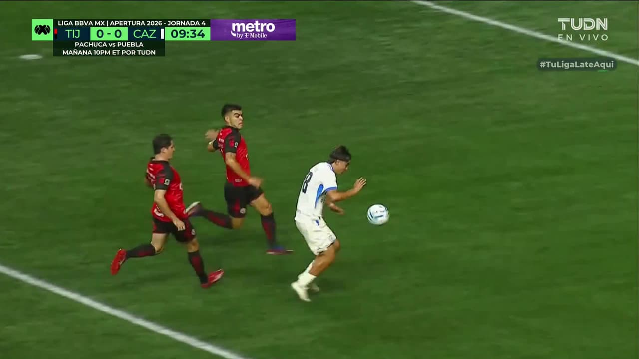 ¡Zurdazo de Paradela! Toño Rodríguez desvía a tiro de esquina
