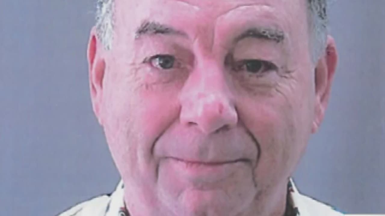 Revelan la identidad del hombre que asesinó la semana pasada a un oficial de policía en Texas 