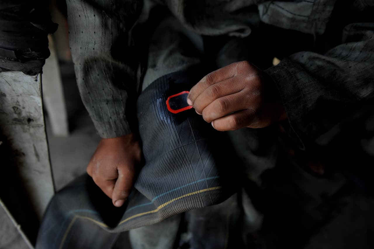 <b>Paso tres: consultar el estado de tu peticion</b>
<br>Una vez que tu petición cumpla con todos los requisitos, será enviada al Comité de Finanzas del Concilio en su próxima reunión. Toma en cuneta que las sesiones son usualmente una al mes. 
<br>Para consultar el estado de tu petición puedes comunicarte al 312-744-8861 o puedes revisar el número de tu petición en el Centro de Información de la Secretaría.