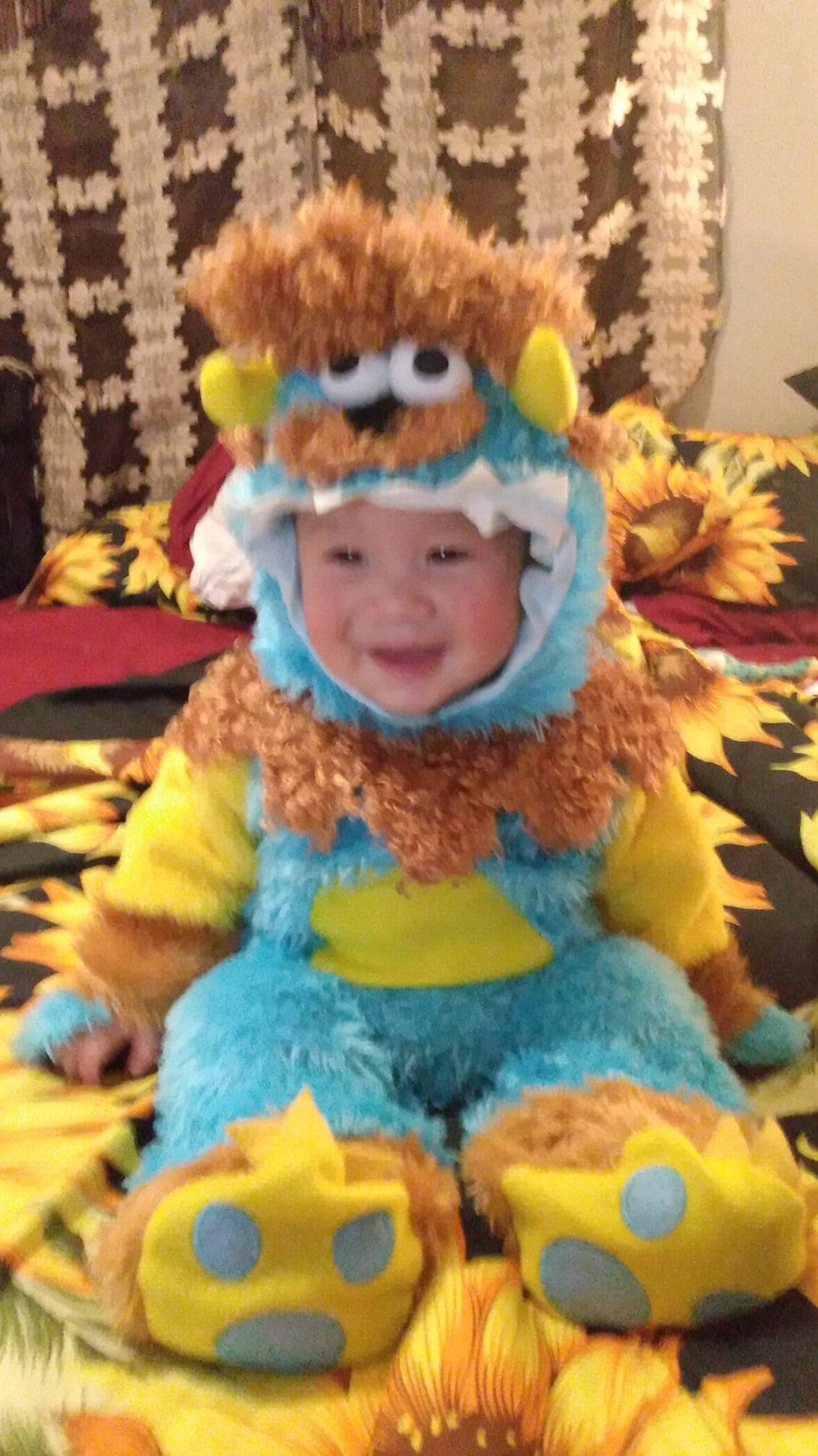 Baby Lyam fue disfrazado de pequeño monstruo.
<br>