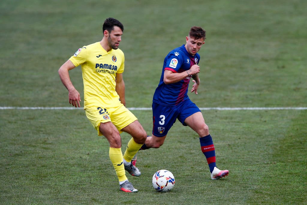 Villarreal igualó sin goles en su visita al Huesca; cierran la jornada con 34 y 13 unidades, respectivamente.