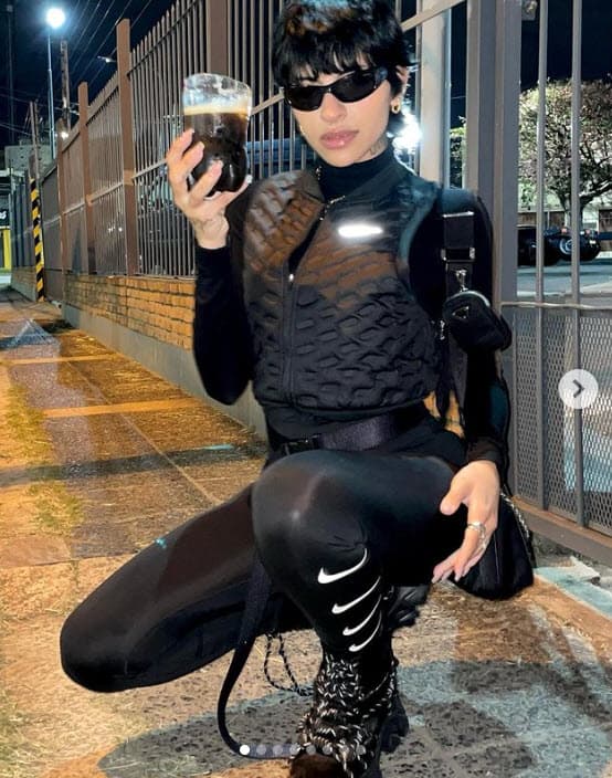 Debutó de manera profesional en 2017 con su álbum 'Maldades'.
<br>