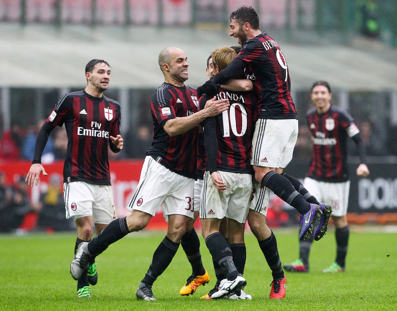 Milan vence al Génova y se acerca a la quinta posición del Inter