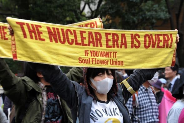 Dos años después del terremoto de 2011 y el tsunami que mató a casi 18,000 personas en Japón, los habitantes de los pueblos costeros arrasados por la pared de agua todavía están tratando de recuperarse. El lento ritmo de la reconstrucción está tomando un peaje psicológico de los sobrevivientes, mientras que la radiación de la destruida planta nuclear de Fukushima se suma a la ansiedad.