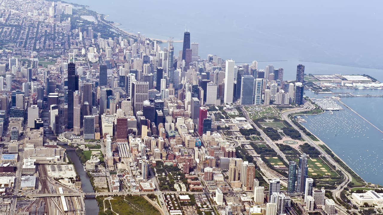 En realidad, el fenónemo es observable casi en cualquier punto de las calles que se dirigen al este o al oeste.