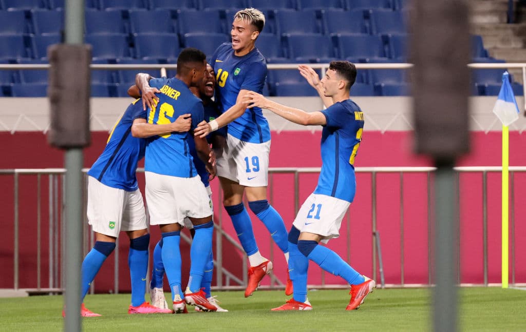 La escuadra brasileña se impuso ante Arabia Saudita con doblete de Richarlison, consiguiendo su pase a Cuartos de Final como primero del Grupo D. Los cariocas jugarán ante Canadá por el pase.