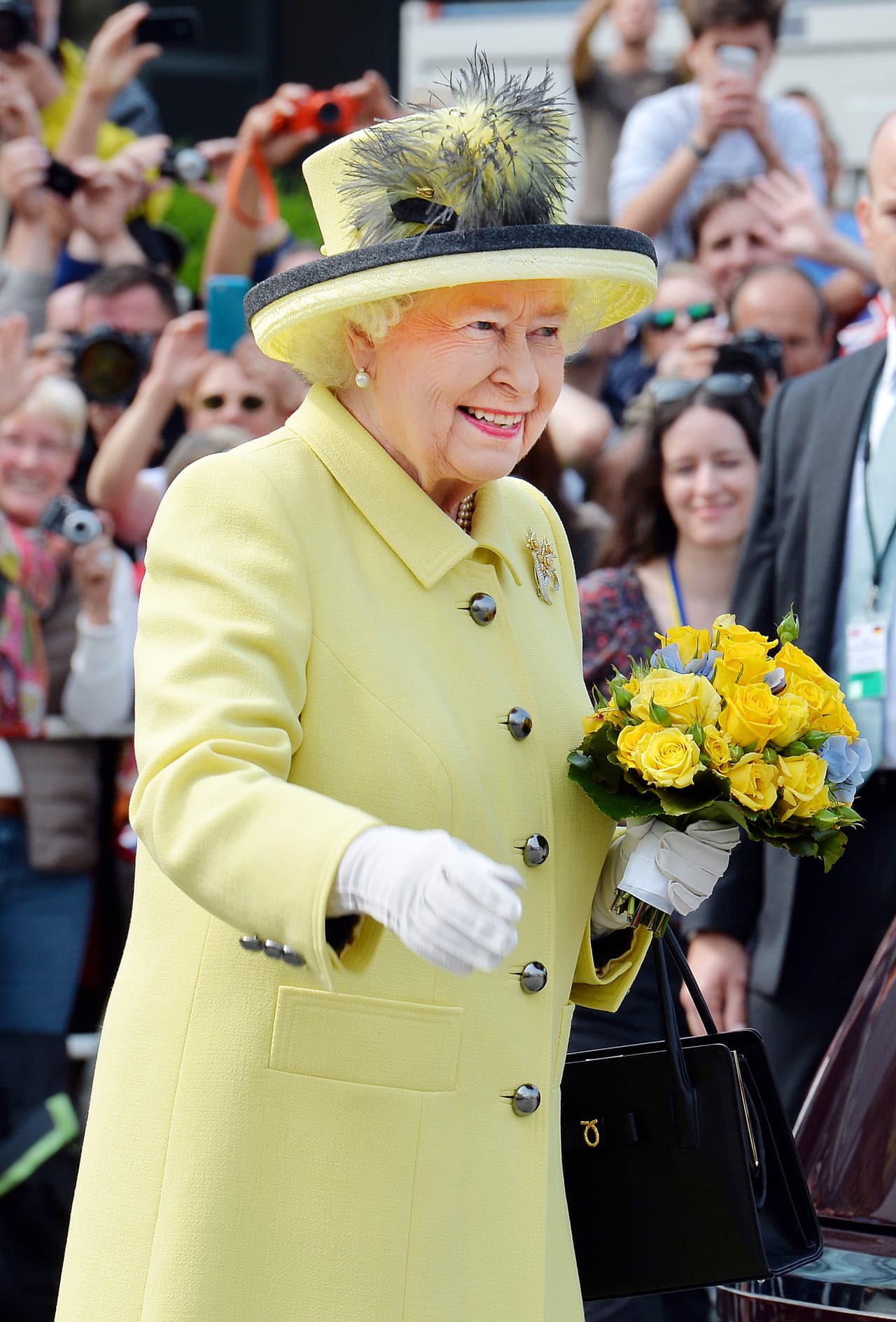 "Trabajan muy estrechamente e intentan anticipar cada escenario posible para estar bien preparados", aseguró Hazell.