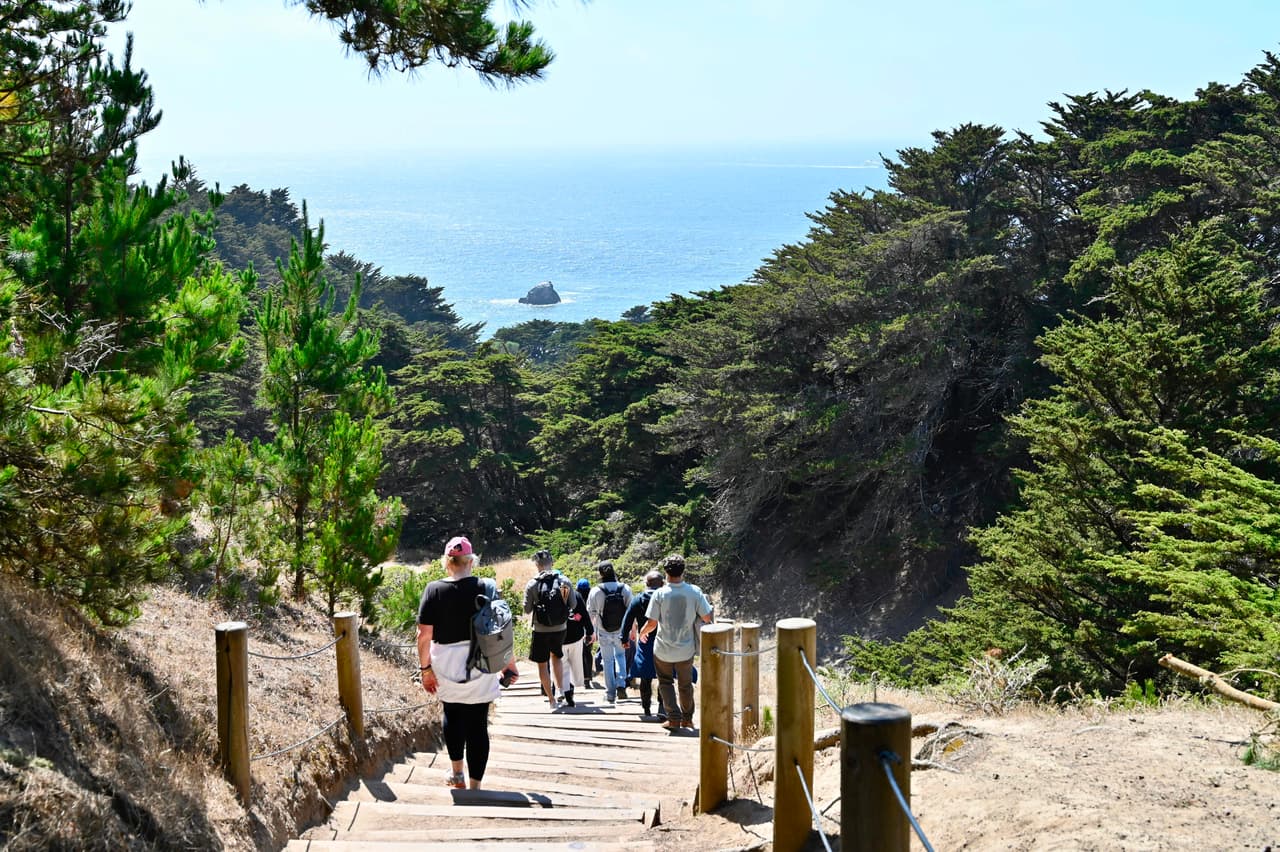 <h3 class="cms-H3-H3"><b>9. Una vista panorámica</b></h3>
<br>No hay nada más romántico que una vista panorámica, donde te podrás sacar divertidas “selfies”. Por eso no puedes dejar de visitar Lands End, un parque costero con senderos para caminar y en la Bahía de San Francisco.
<br>