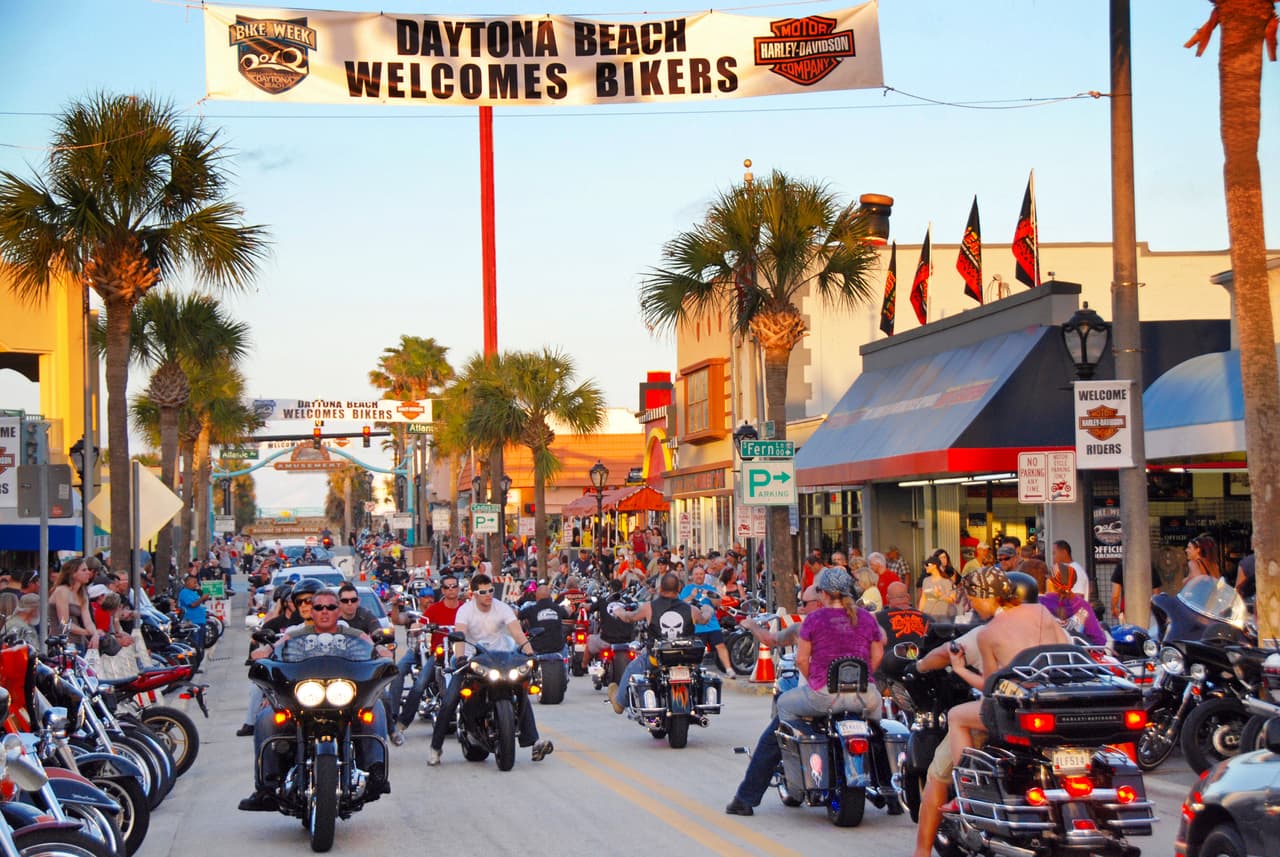 <b>Puesto 25. Deltona-Daytona Beach-Ormond Beach, Florida</b>
<br>
<br>Aumento de los asesinatos en 5 años: 110%.
<br>
<br>Asesinatos en 2014: 2.0 por cada 100,000 habitantes.
<br>
<br>Asesinatos en 2019: 4.2 por cada 100,000 habitantes.
<br>
<br>Variación en los delitos violentos en 5 años: -30.8%.
<br>
<br>Según las estadísticas más recientes del FBI en 2019 hubo 16,425 asesinatos en los Estados Unidos. 
<br>
<br>Esta data proviene de los departamentos de policía de todo el país y no incluye 
<a href="https://ucr.fbi.gov/crime-in-the-u.s/2019/crime-in-the-u.s.-2019/topic-pages/murder"><u>intentos de asesinato, muertes por negligencia, suicidios o accidentes</u></a>.