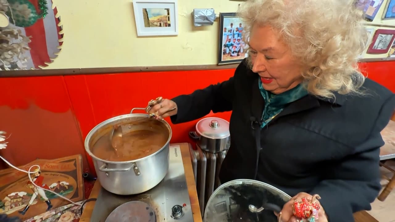 <b>Toñita siempre recibe a los visitantes con <a href="https://www.univision.com/estilo-de-vida/cocina/degustaron-comida-puertorriquena-yles-encanto" target="_blank">habichuelas puertorriqueñas</a></b> que ella misma prepara todos los días.
<br>