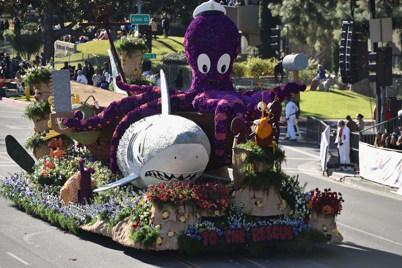 Miles de personas disfrutaron de este tradicional desfile lleno de música y color