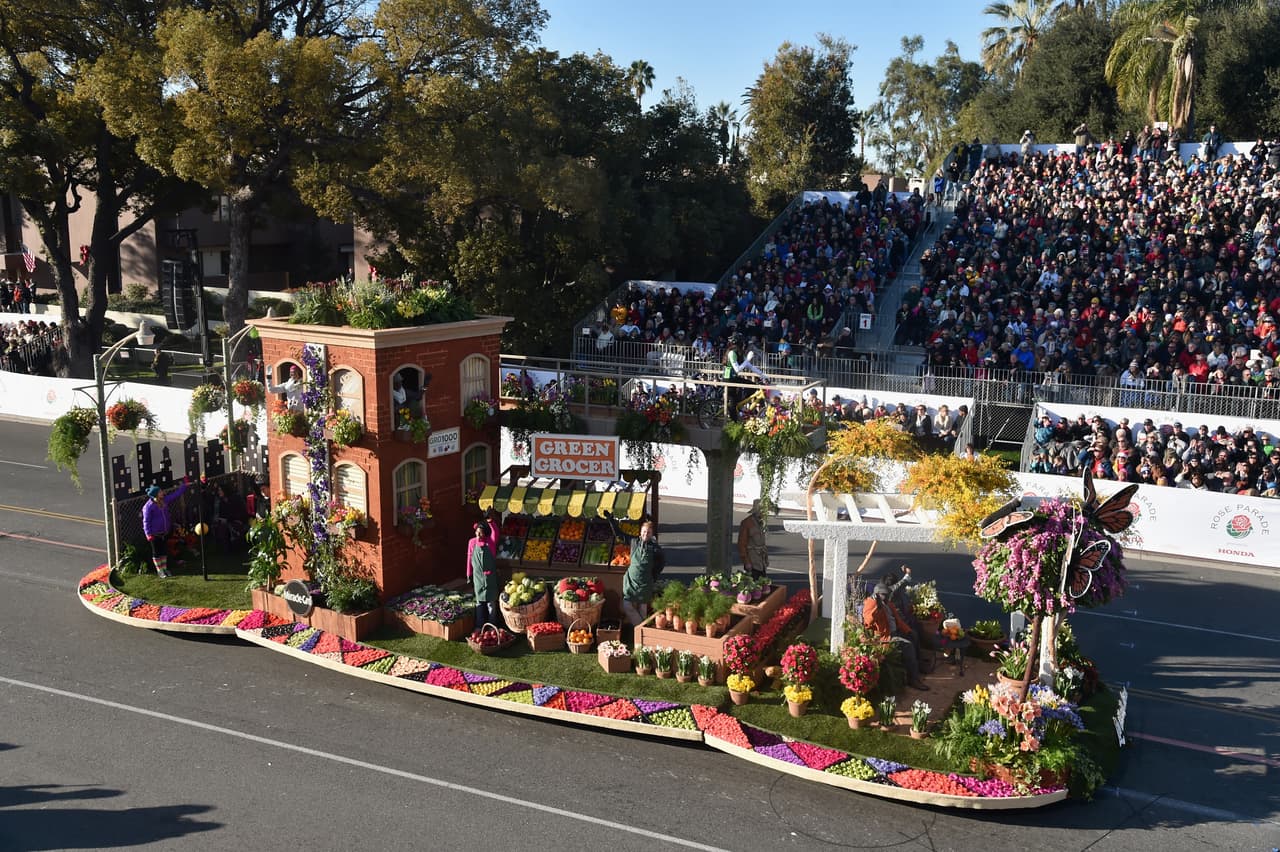 Miles de personas disfrutaron de este tradicional desfile lleno de música y color