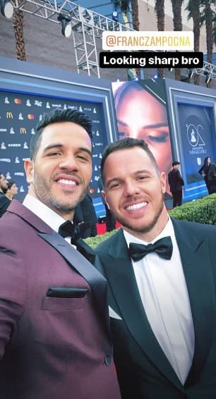 Chef Yisus y el novio de Francisca Lachapel también disfrutaron del evento y capturaron el momento en esta fotografía.