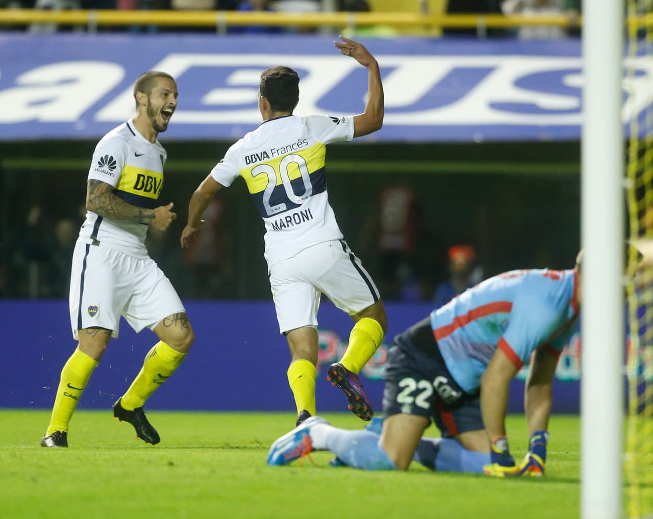 Maroni anotó el tercero. Los otros dos fueron obra de Darío 'Pipa' Benedetto, quien la rompió en la Liga MX con Tijuana y América.
